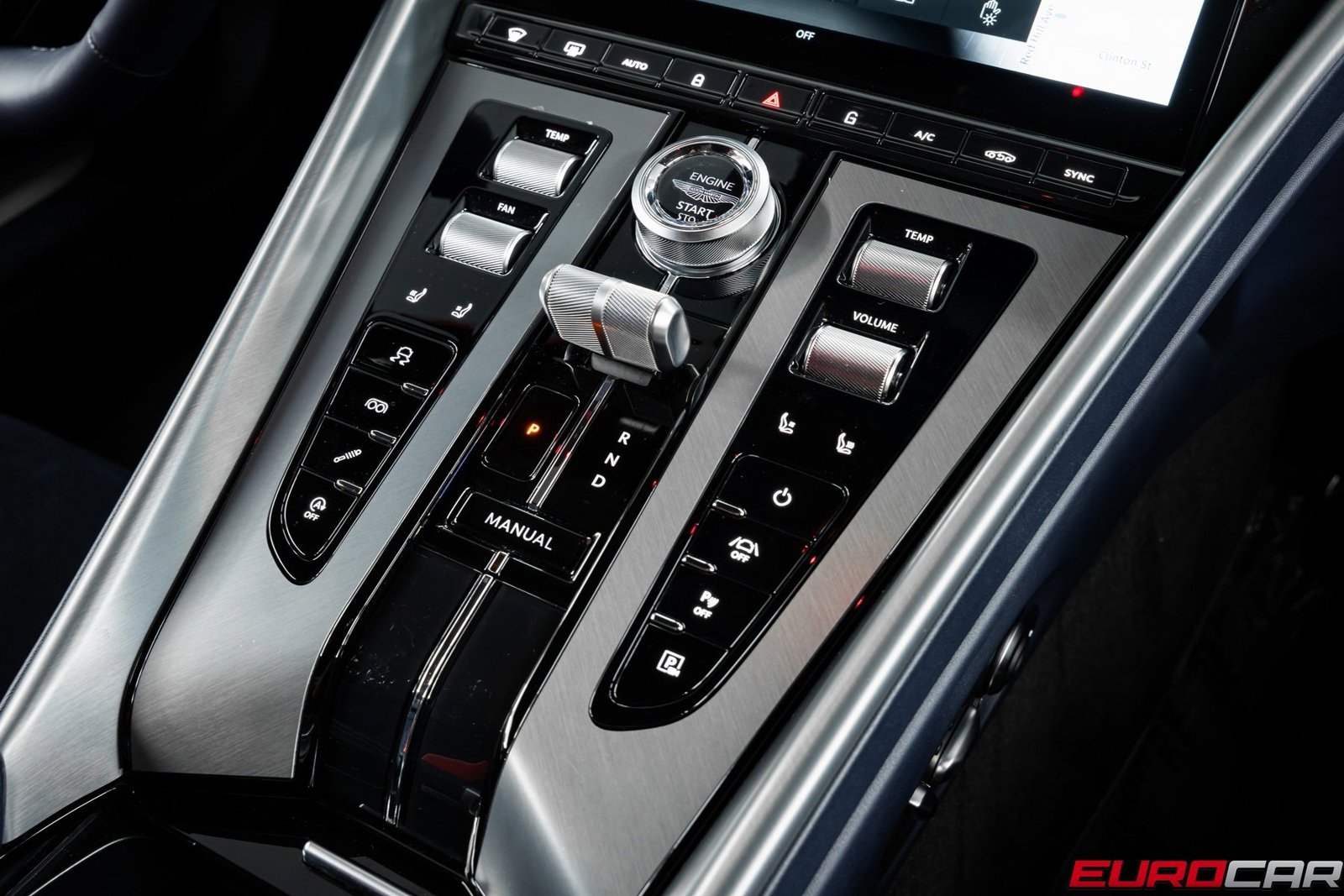 Used 2024 Aston Martin DB12 Coupe image 30