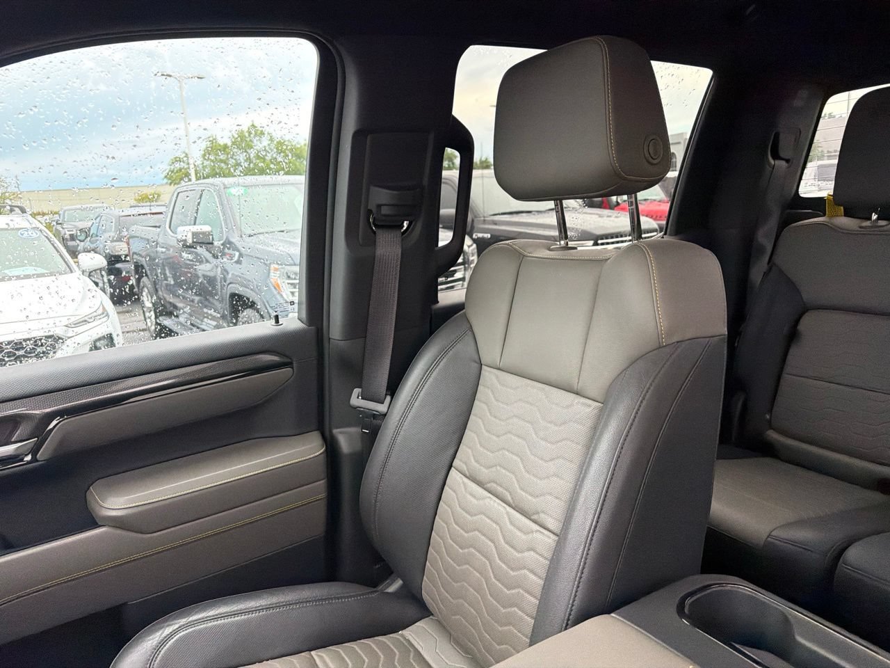 Used 2022 Chevrolet Silverado 1500 ZR2 w/ Technology Package AWD/4WD image 18