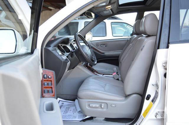 Used 2004 Toyota Highlander Limited image 12
