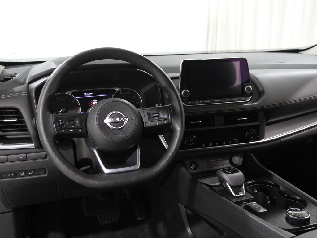 Used 2024 Nissan Rogue SV image 6