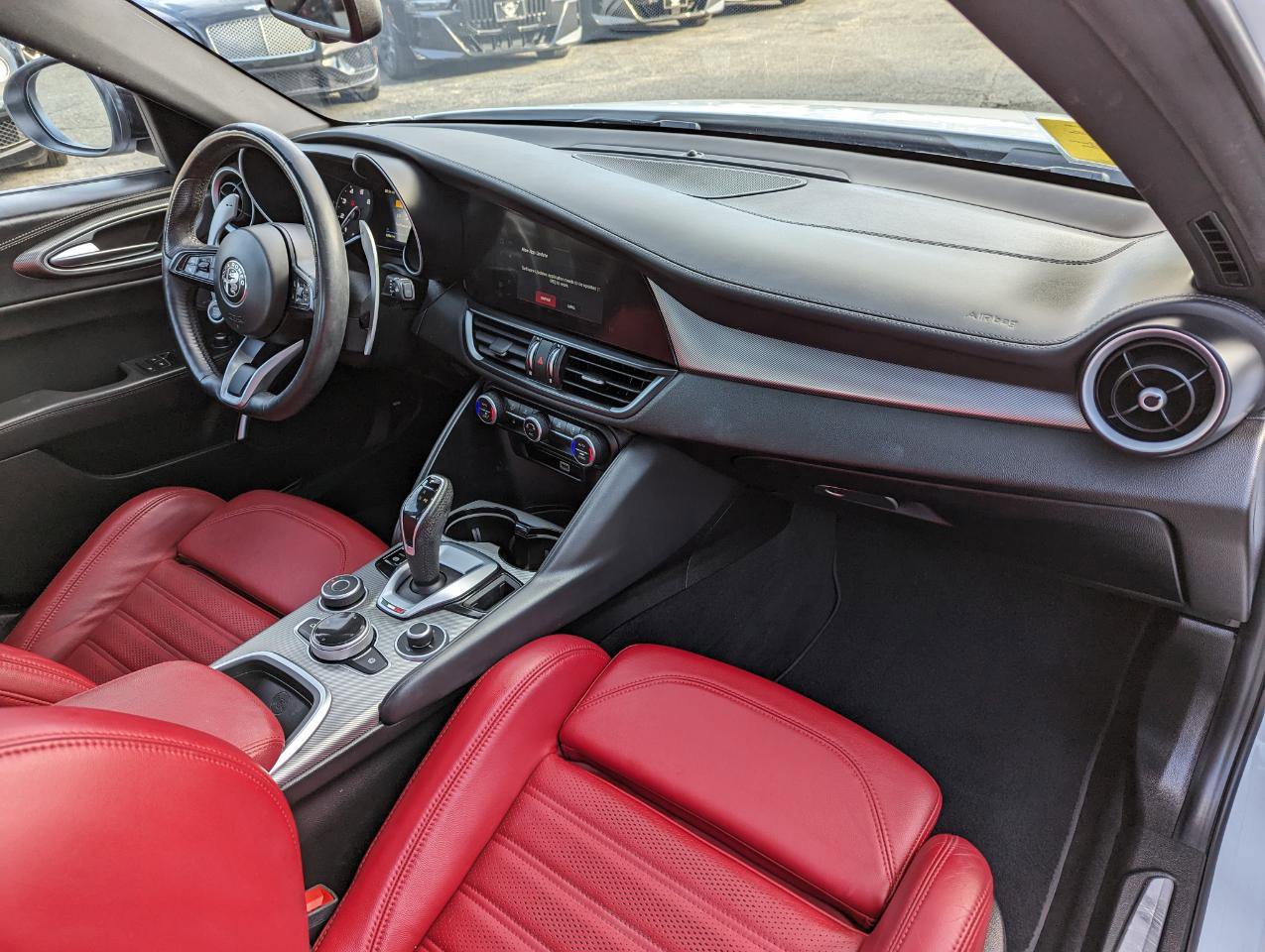 Used 2022 Alfa Romeo Giulia Veloce image 28