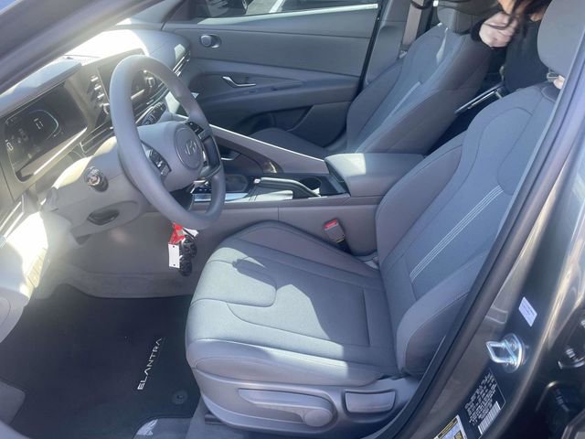 Used 2026 Hyundai Elantra SE image 11