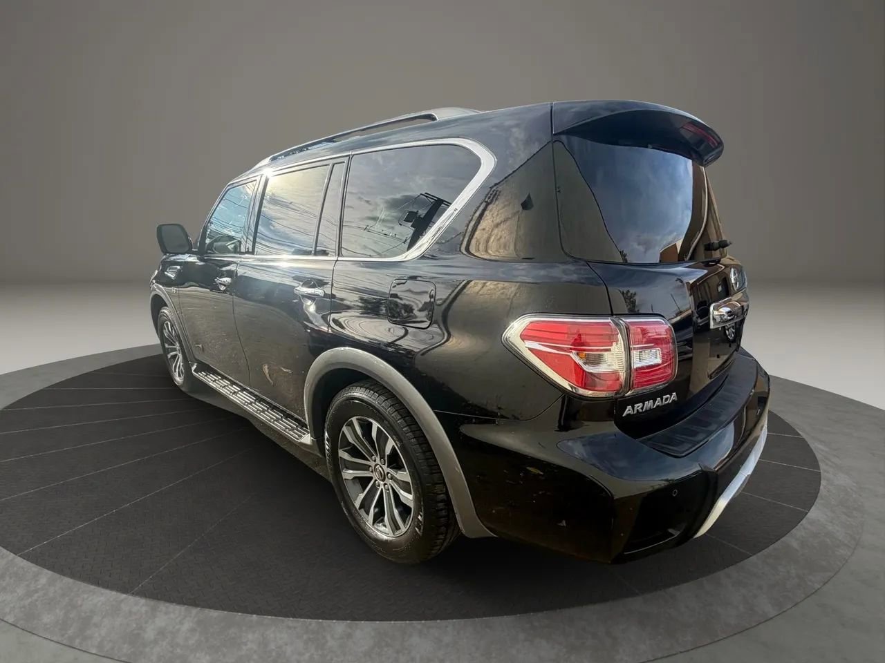Used 2018 Nissan Armada SL w/ Premium Package image 7