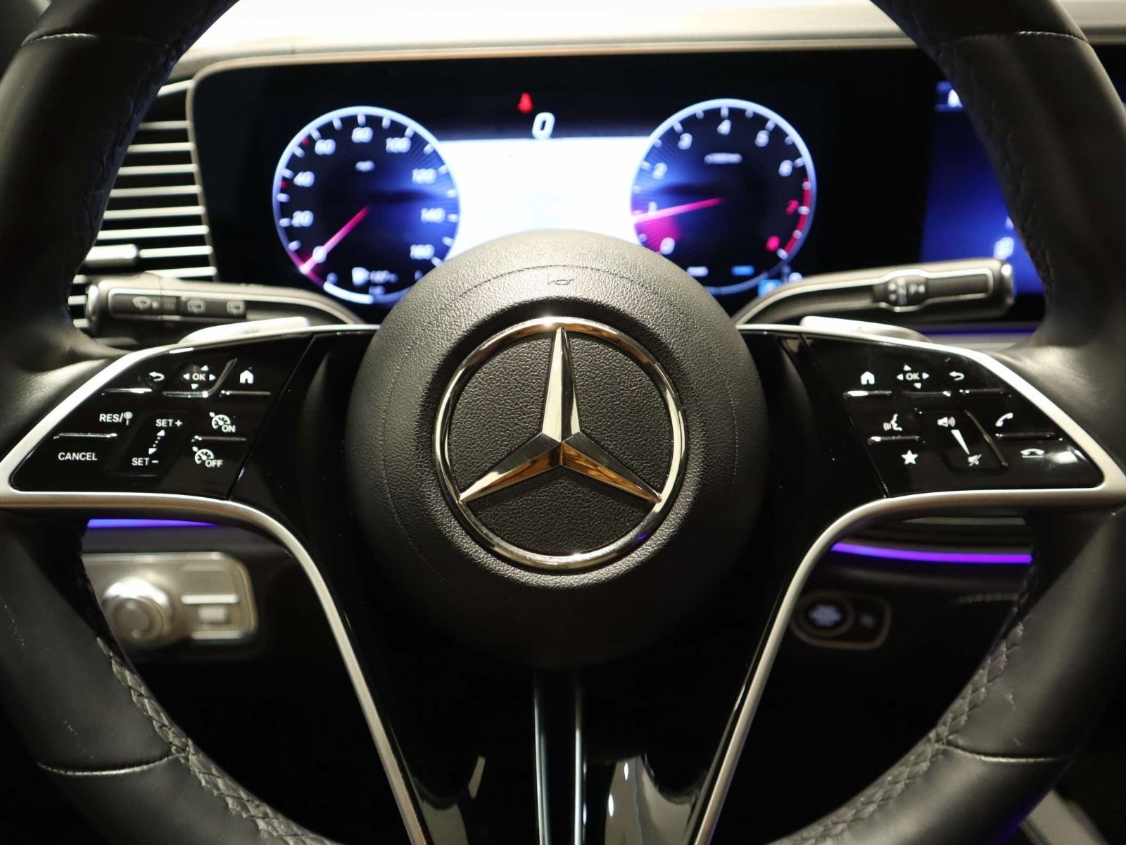 Used 2024 Mercedes-Benz GLE 350 4MATIC image 25