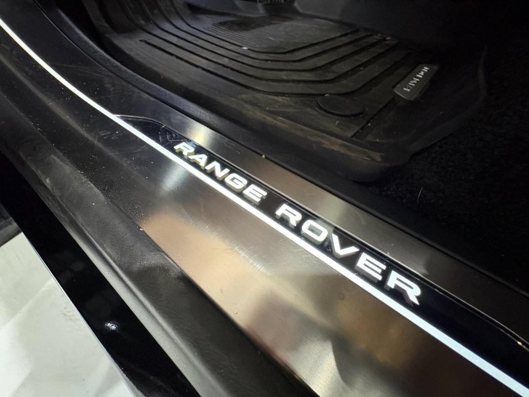Used 2026 Land Rover Range Rover SE AWD/4WD image 37