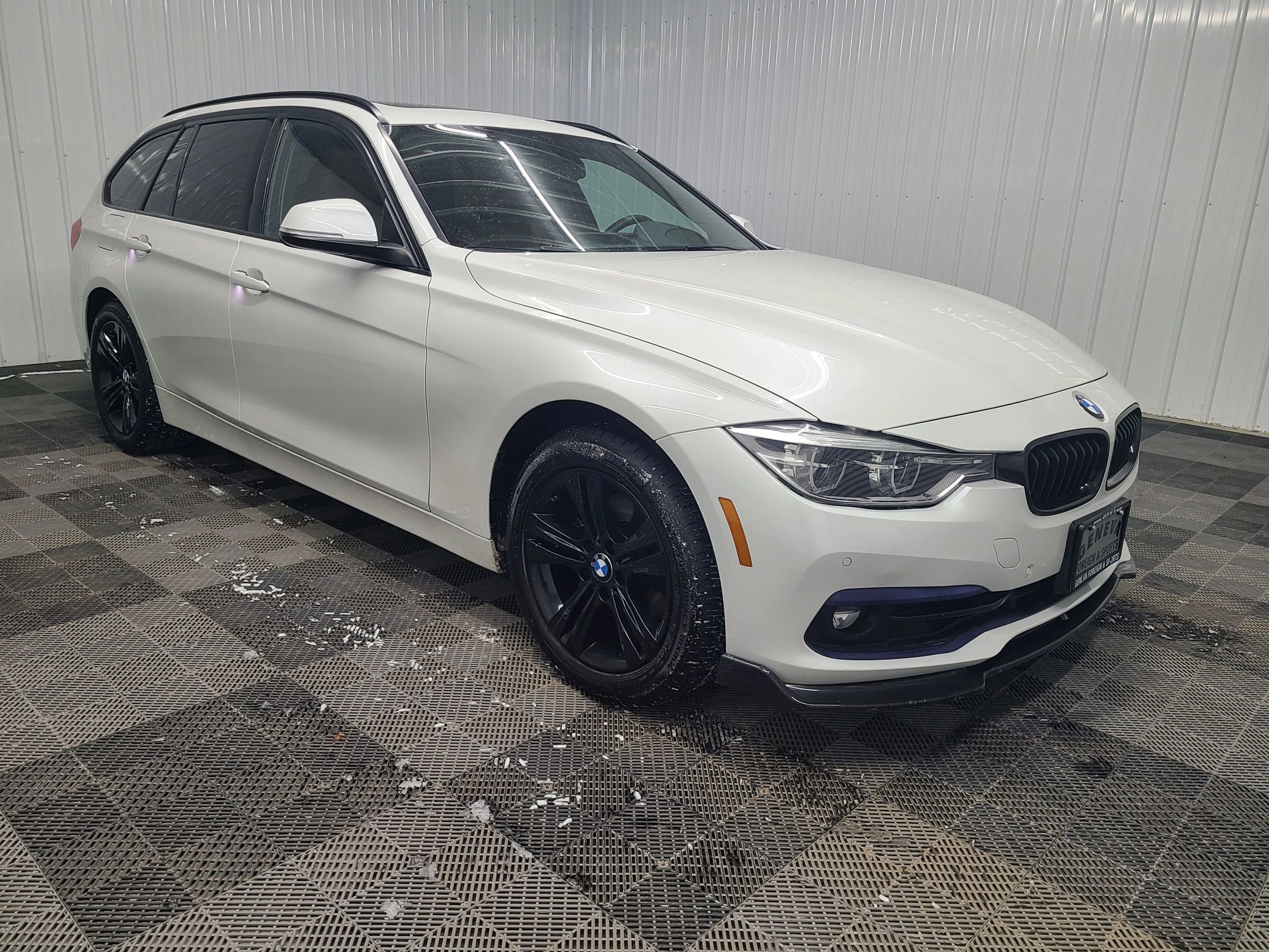 Used 2017 BMW 330i xDrive Wagon image 5