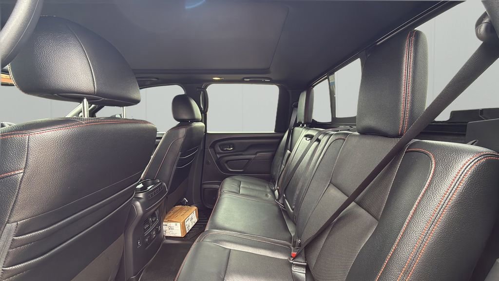 Used 2021 Nissan Titan PRO-4X w/ Pro-4x Convenience Package AWD/4WD image 16