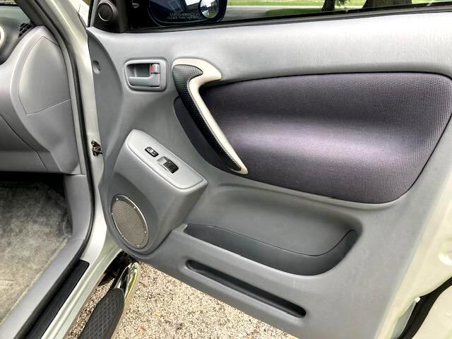 Used 2002 Toyota RAV4 2WD image 26