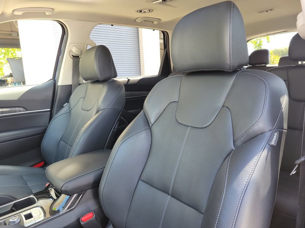 Certified 2023 Kia Telluride EX w/ EX Captain's Chair Package FWD image 22