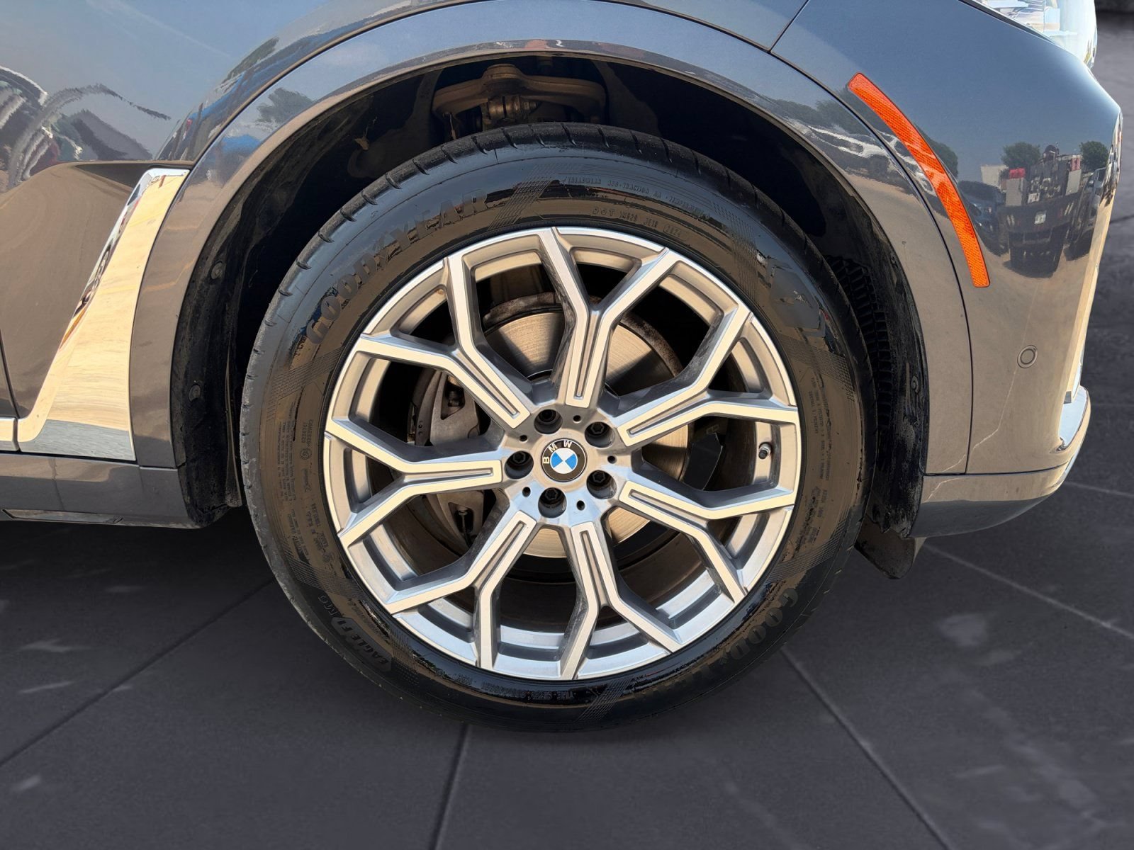 Used 2021 BMW X7 xDrive40i w/ Premium Package AWD/4WD image 14