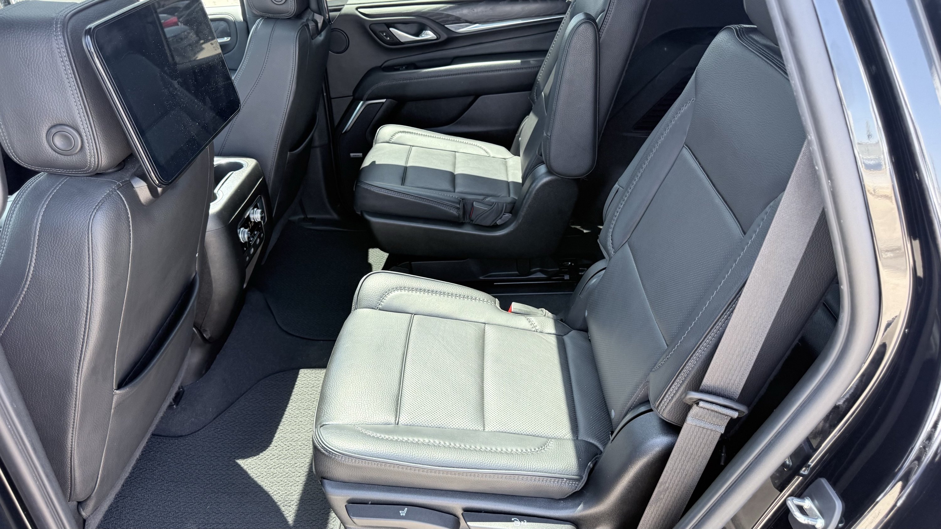 Used 2023 GMC Yukon Denali AWD/4WD image 32
