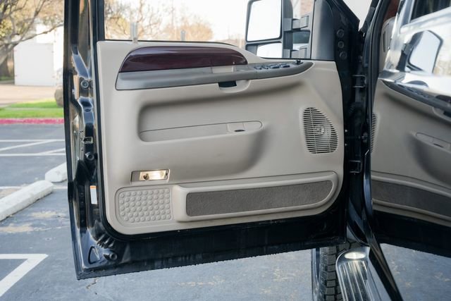 Used 2002 Ford Excursion Limited AWD/4WD image 19