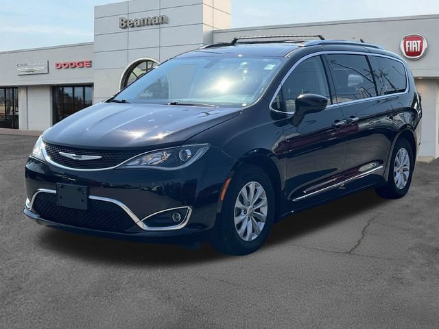 Used 2018 Chrysler Pacifica Touring-L FWD image 3