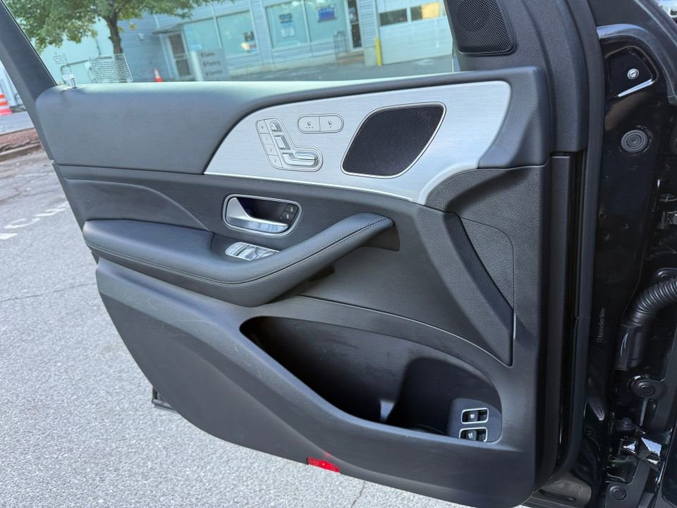 Used 2024 Mercedes-Benz GLE 450e 4MATIC image 26