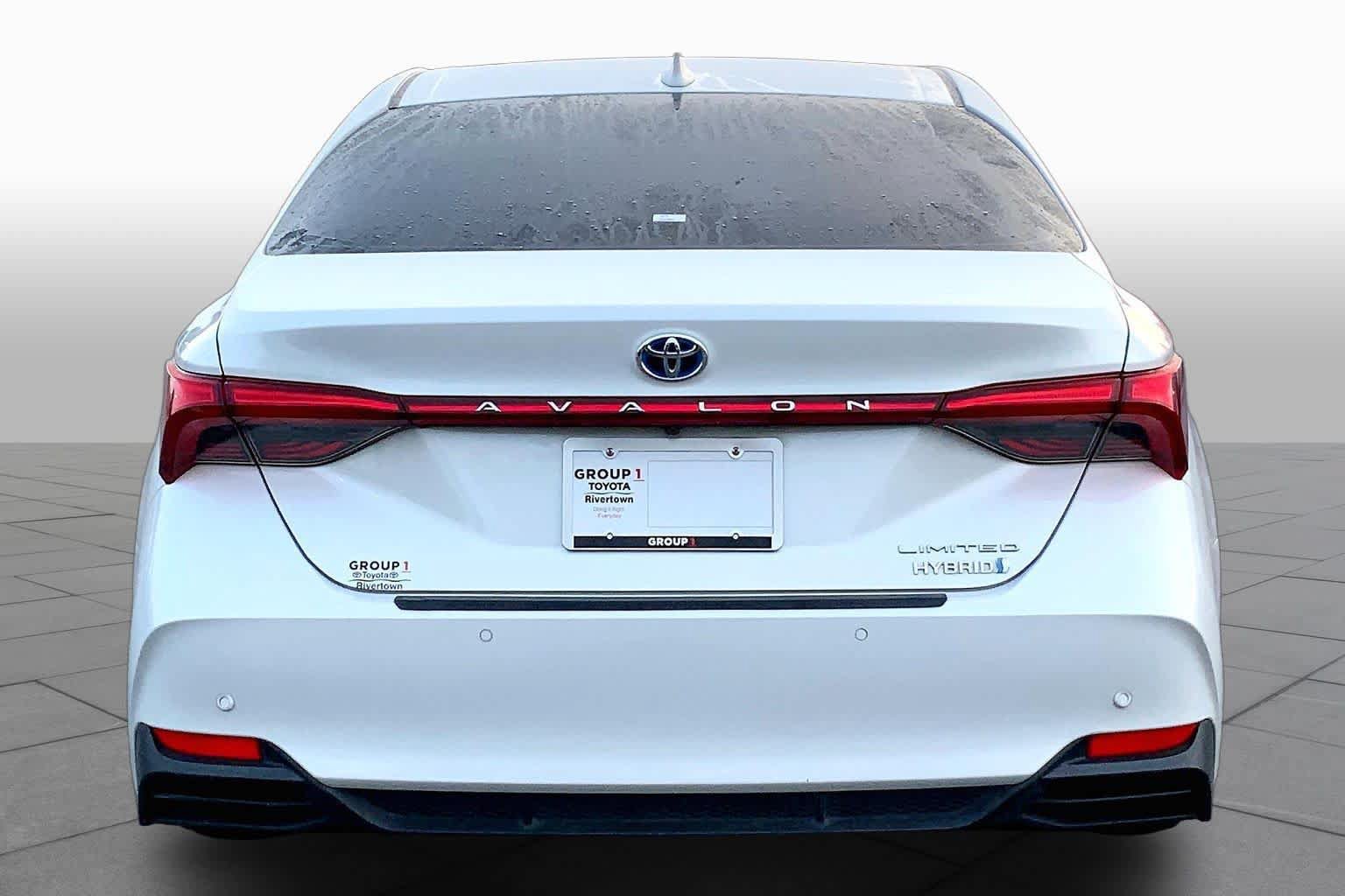 Used 2020 Toyota Avalon Limited w/ Advanced Safety Package FWD image 6