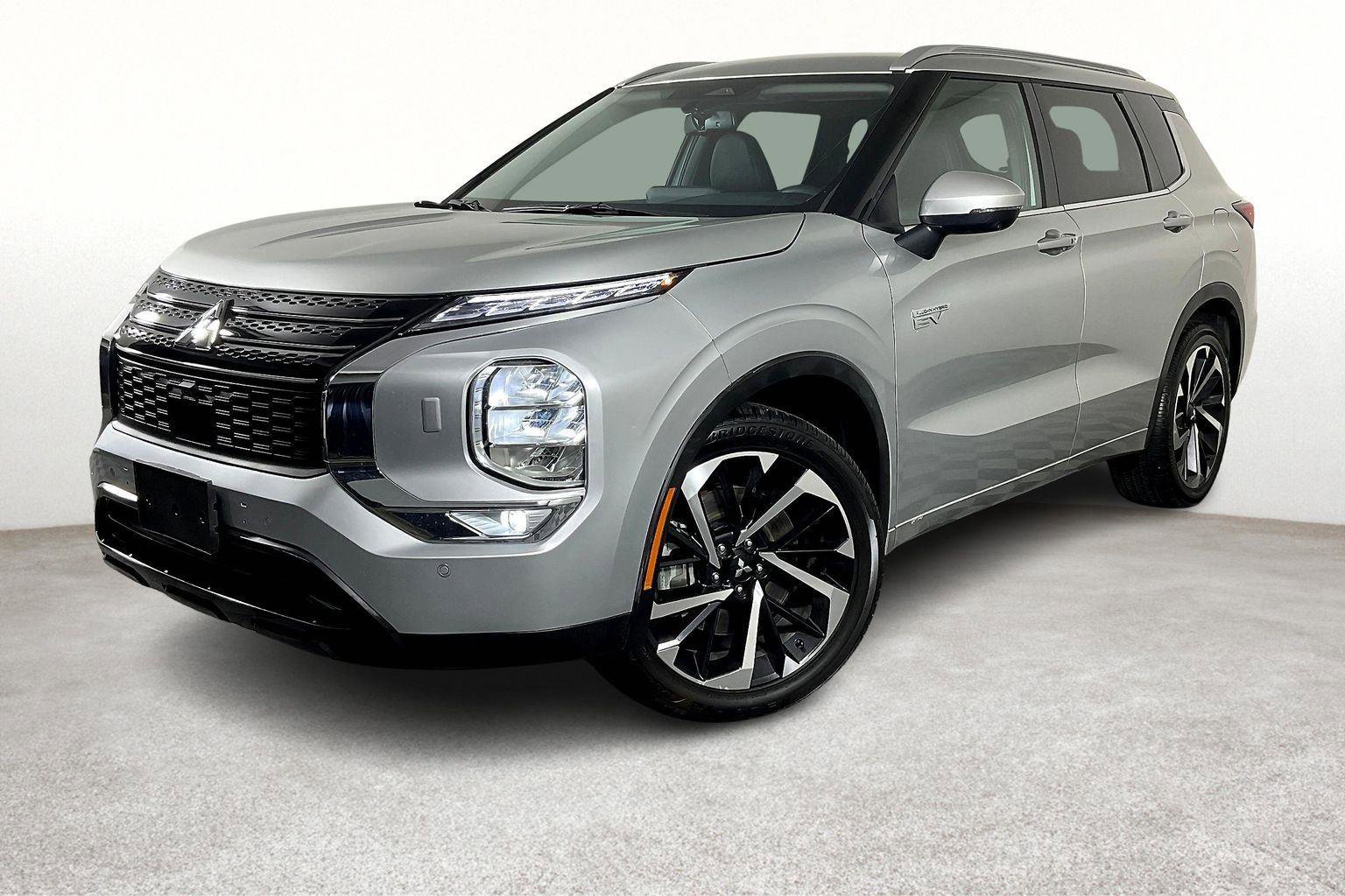 Used 2024 Mitsubishi Outlander 4WD Plug-In Hybrid