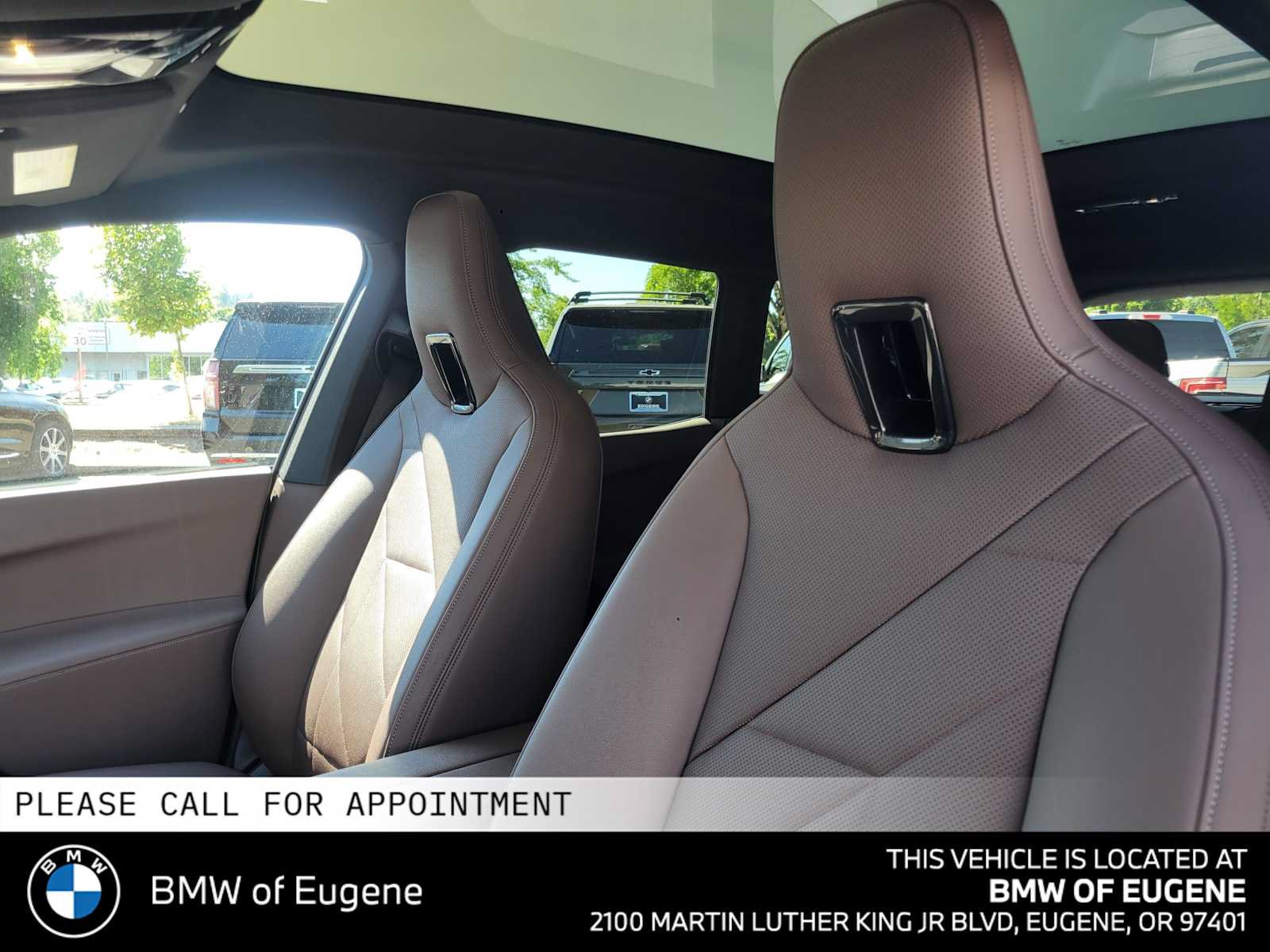 Used 2023 BMW iX xDrive50 w/ Premium Package AWD/4WD image 25