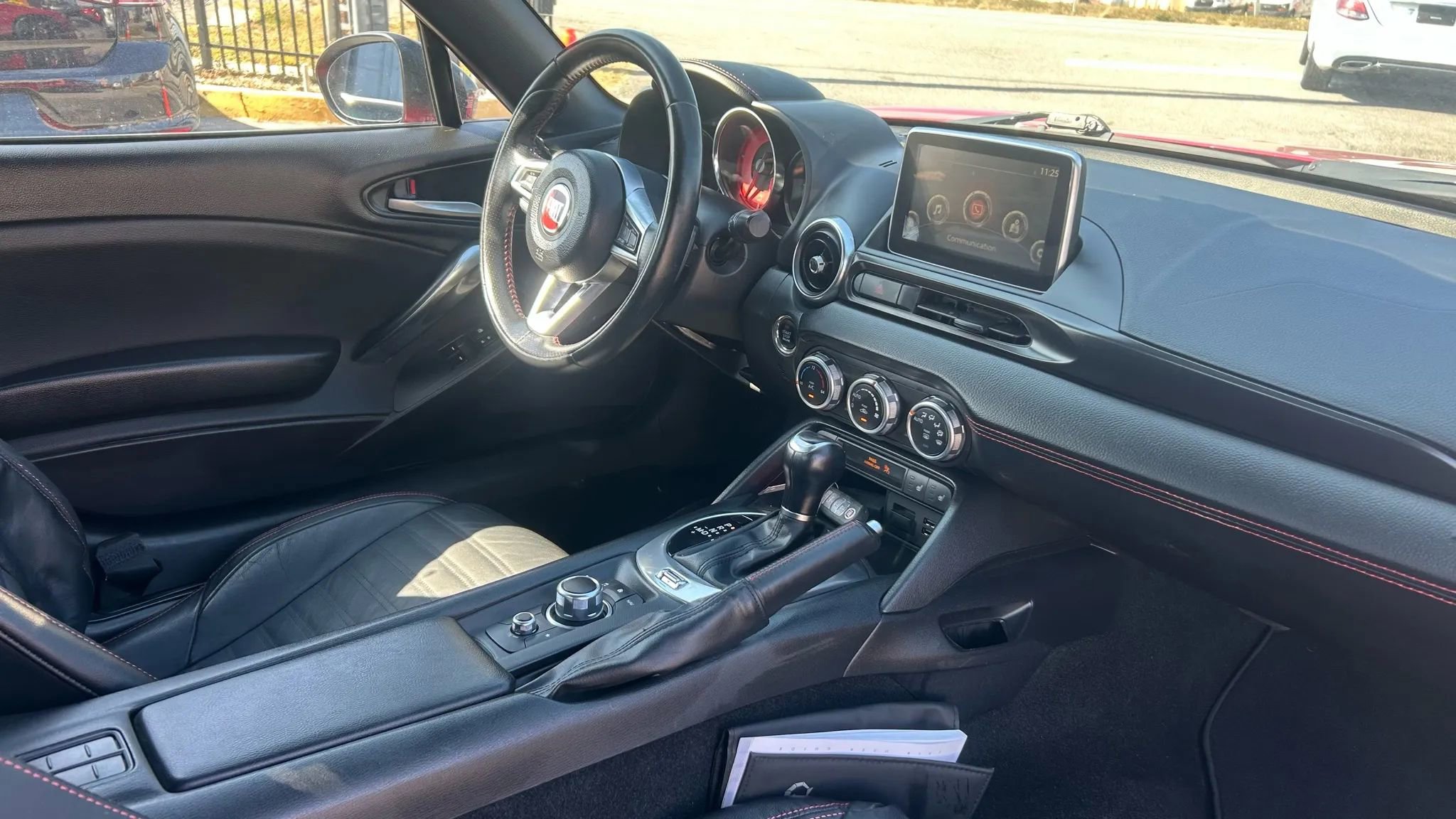 Used 2018 FIAT 124 Spider Abarth image 12