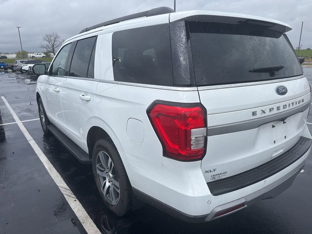 Used 2024 Ford Expedition XLT image 2