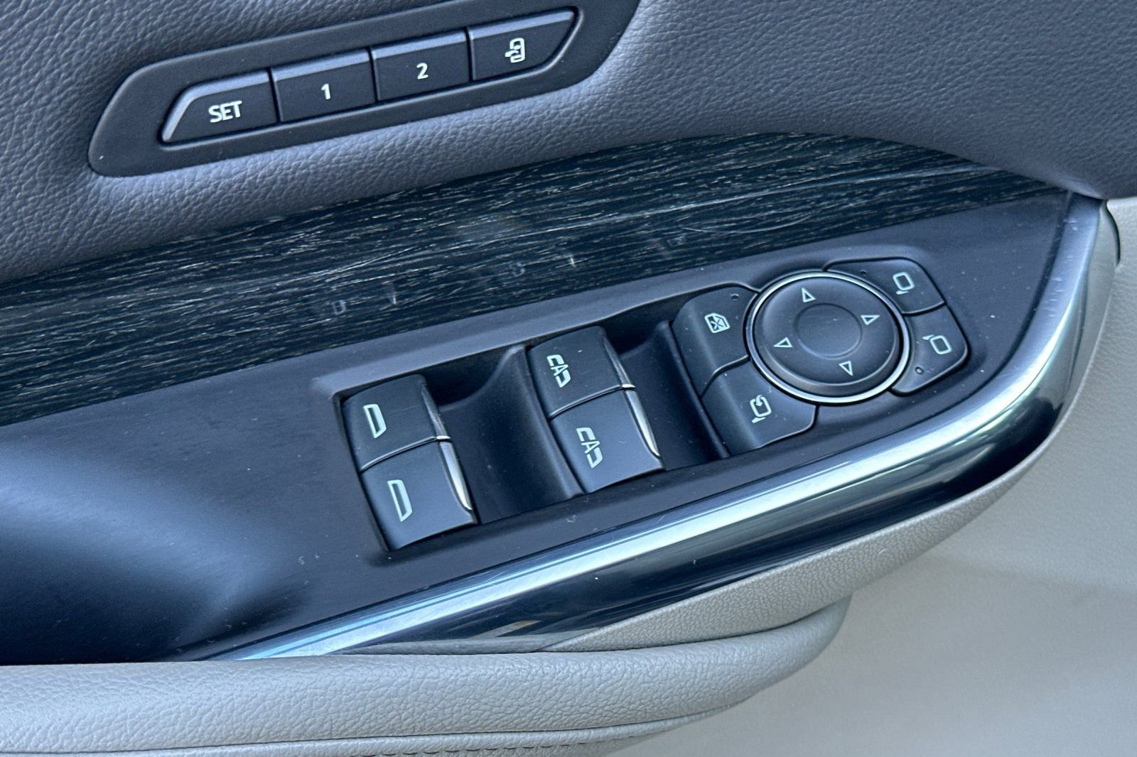 Used 2023 Cadillac XT4 Premium Luxury image 11