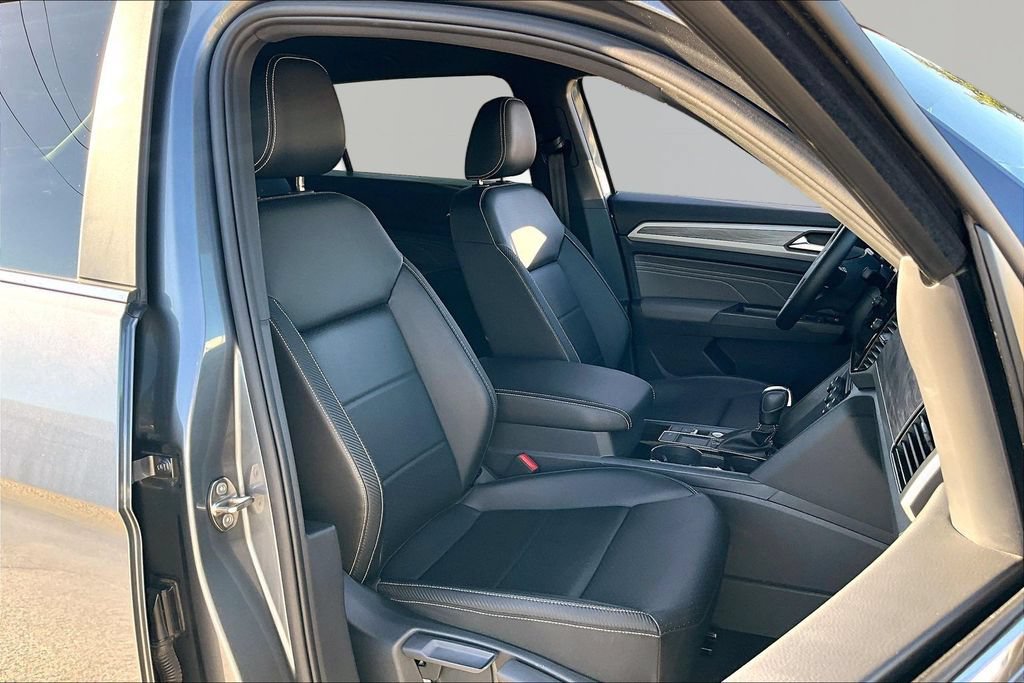 Used 2023 Volkswagen Atlas Cross Sport SE FWD image 29