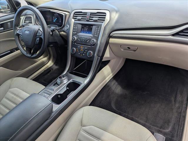 Used 2017 Ford Fusion SE image 21