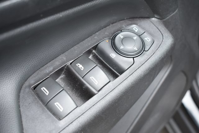 Used 2018 Chevrolet Equinox LT FWD image 18