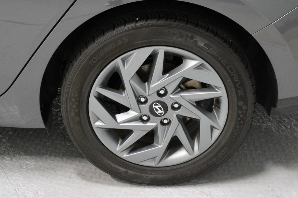 Used 2024 Hyundai Elantra SEL FWD image 19