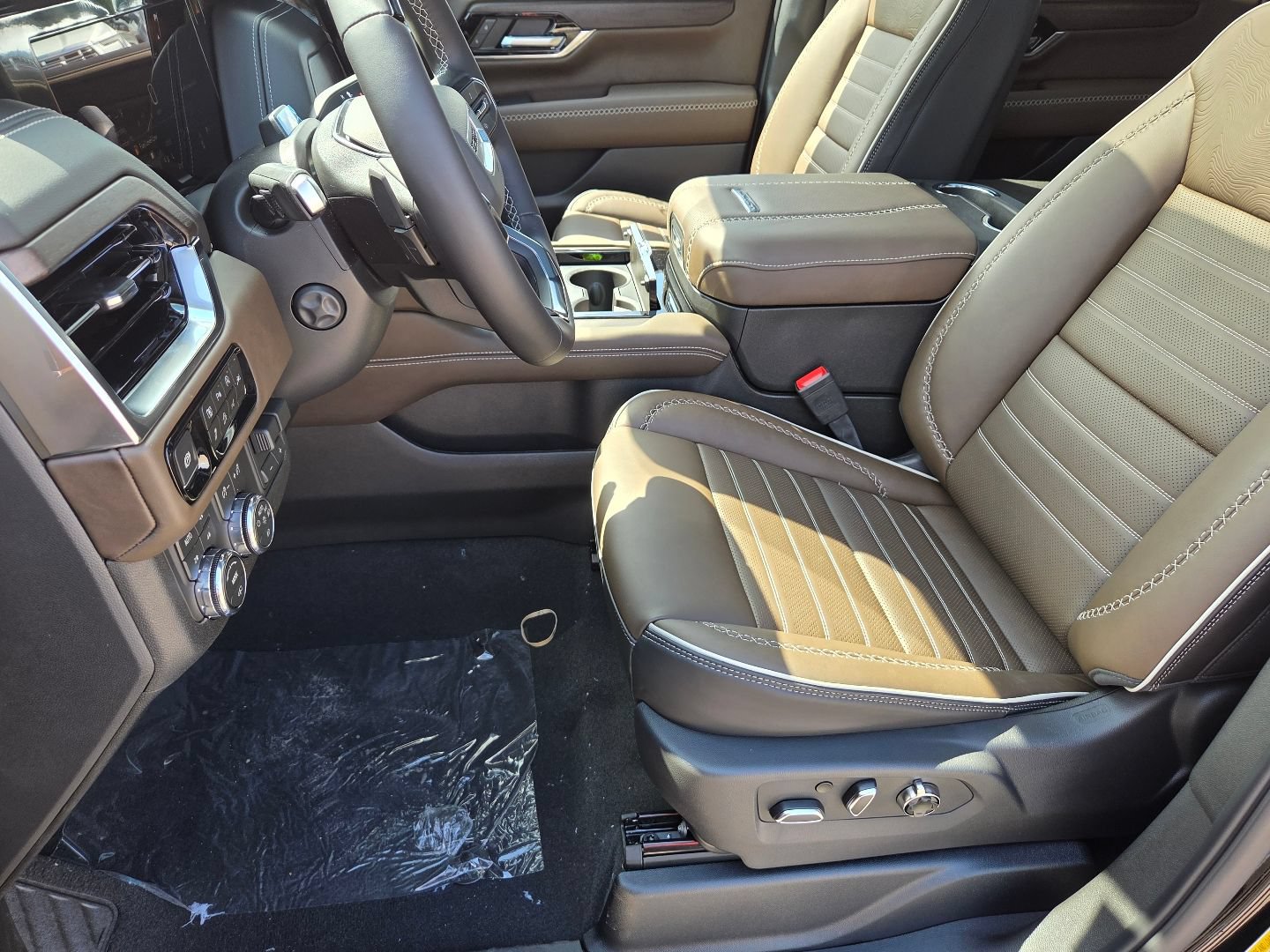 New 2026 GMC Yukon XL Denali Ultimate w/ LPO, Floor Liner Package AWD/4WD image 31