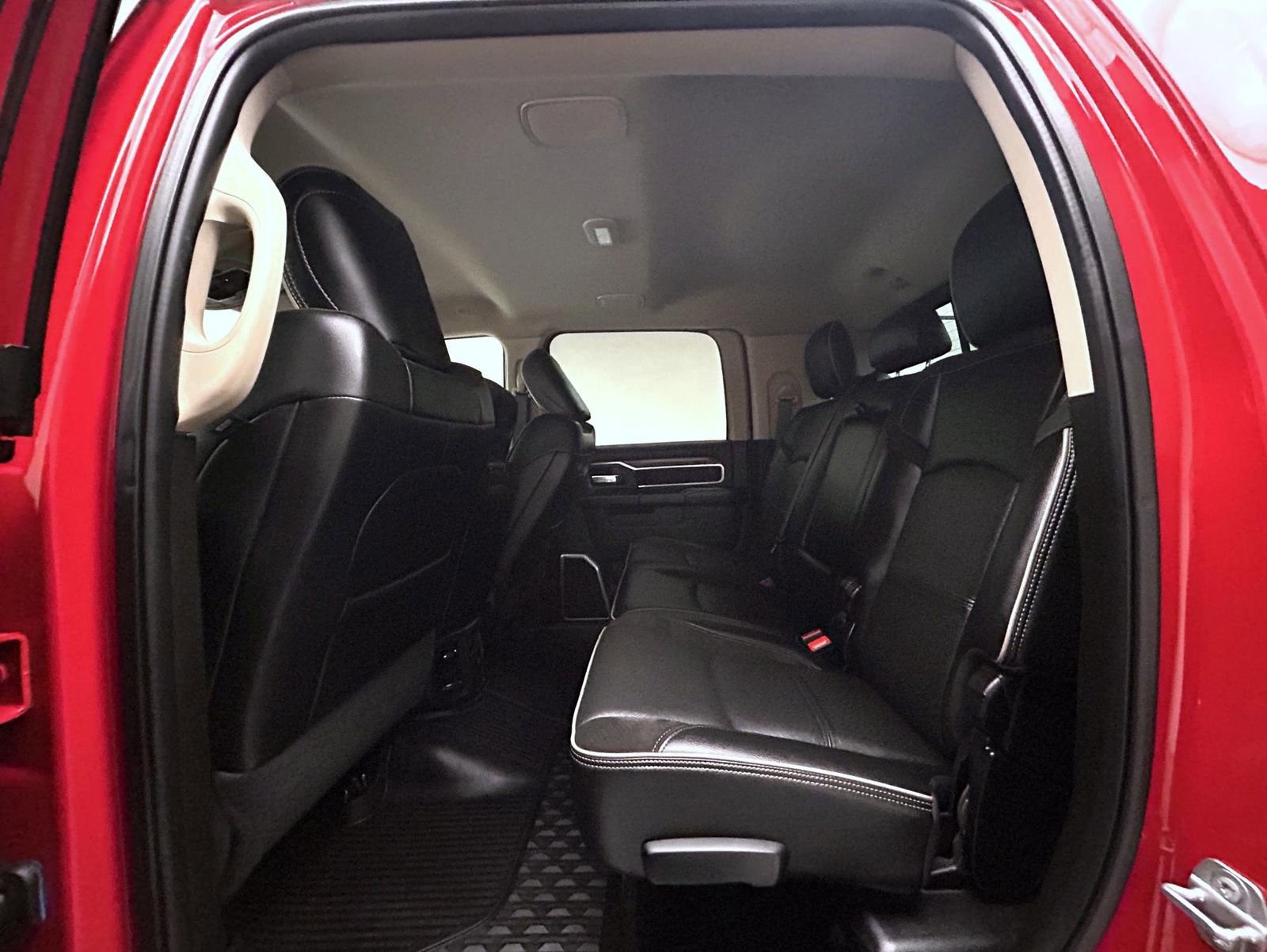 Used 2020 RAM 3500 Laramie image 19