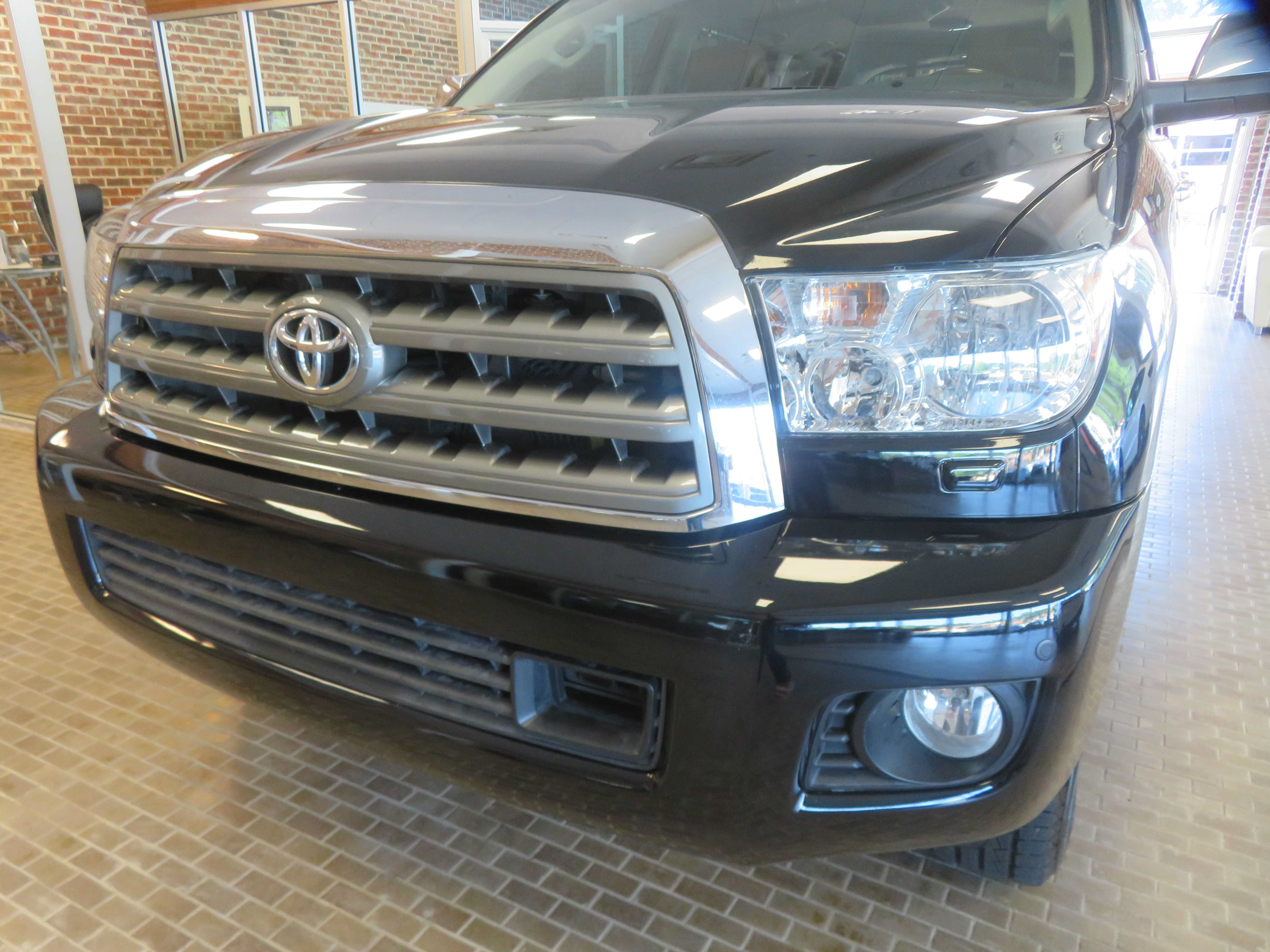 Used 2017 Toyota Sequoia Platinum RWD image 79