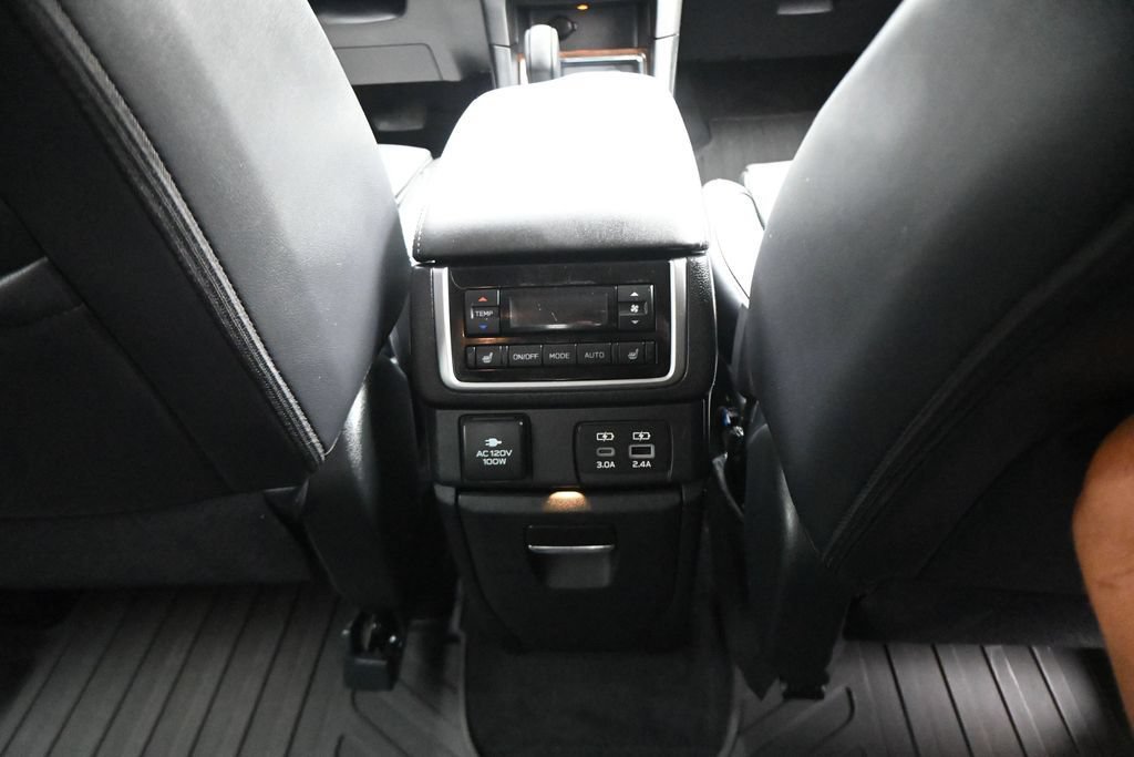 Used 2024 Subaru Ascent Touring AWD/4WD image 17