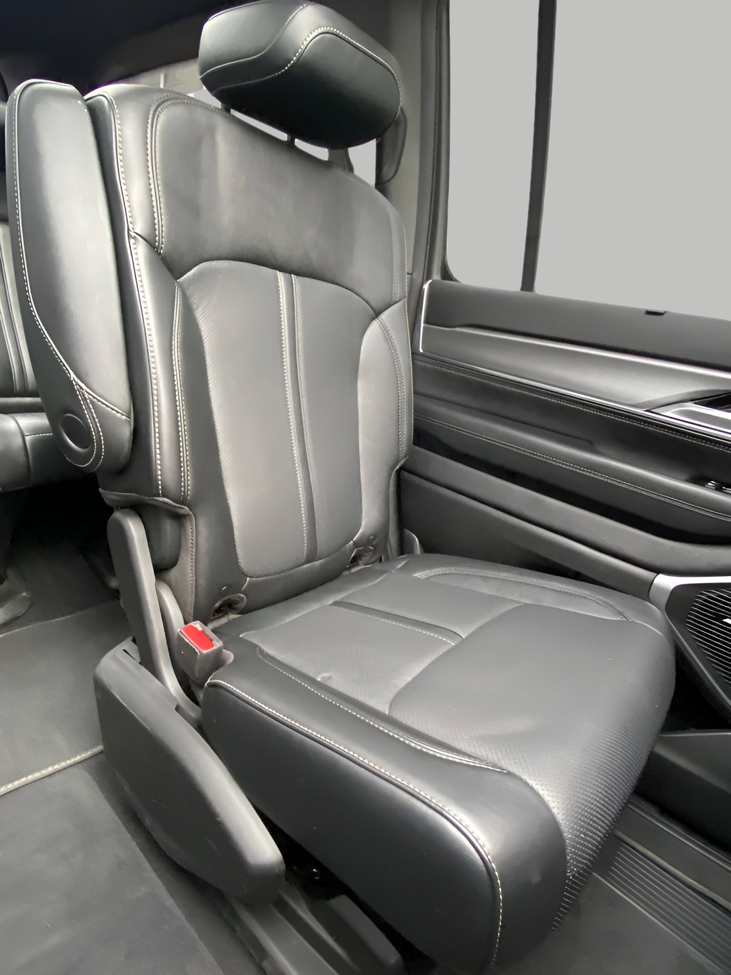 Used 2023 Jeep Wagoneer Series II w/ Convenience Group I AWD/4WD image 21