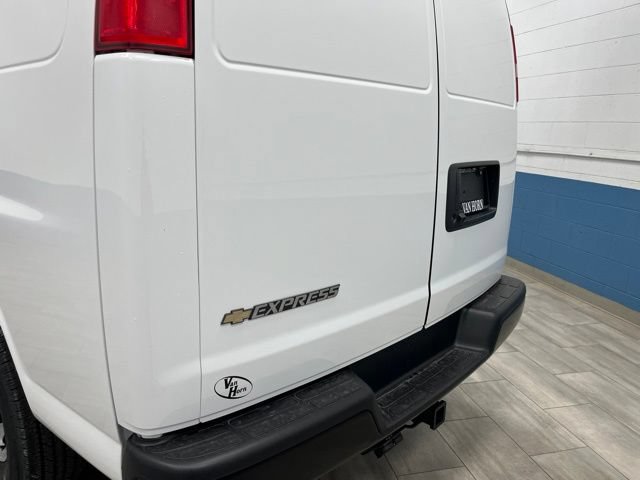 New 2026 Chevrolet Express 3500 Extended w/ Driver Convenience Package RWD image 24