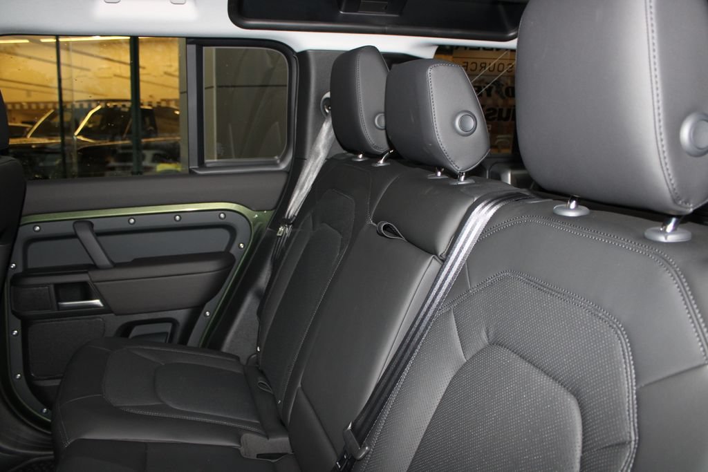 New 2026 Land Rover Defender 110 S AWD/4WD image 9