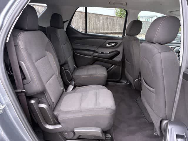Used 2021 Chevrolet Traverse LT FWD image 21