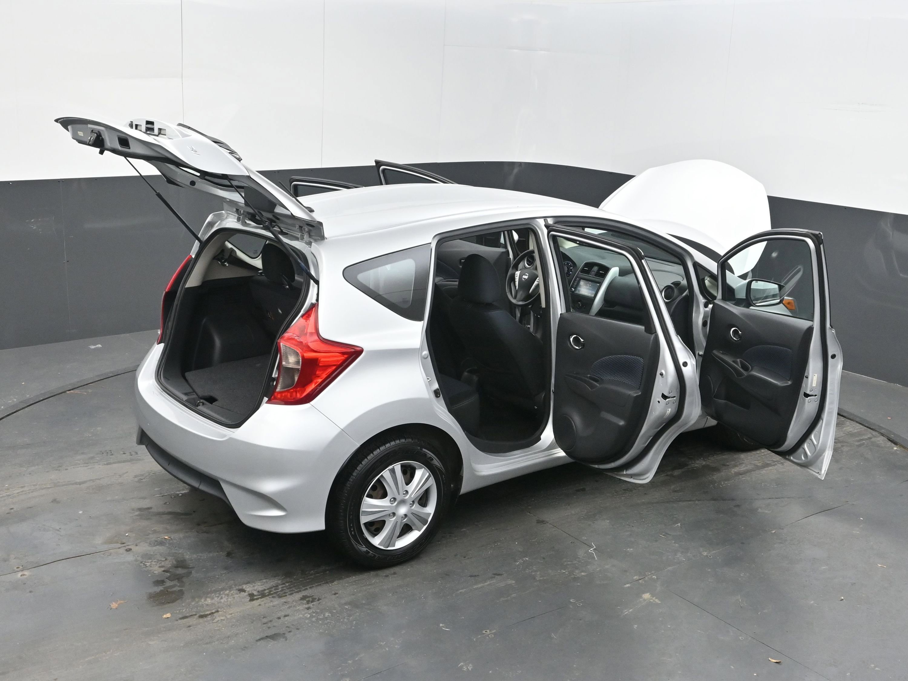 Used 2019 Nissan Versa Note SV image 18