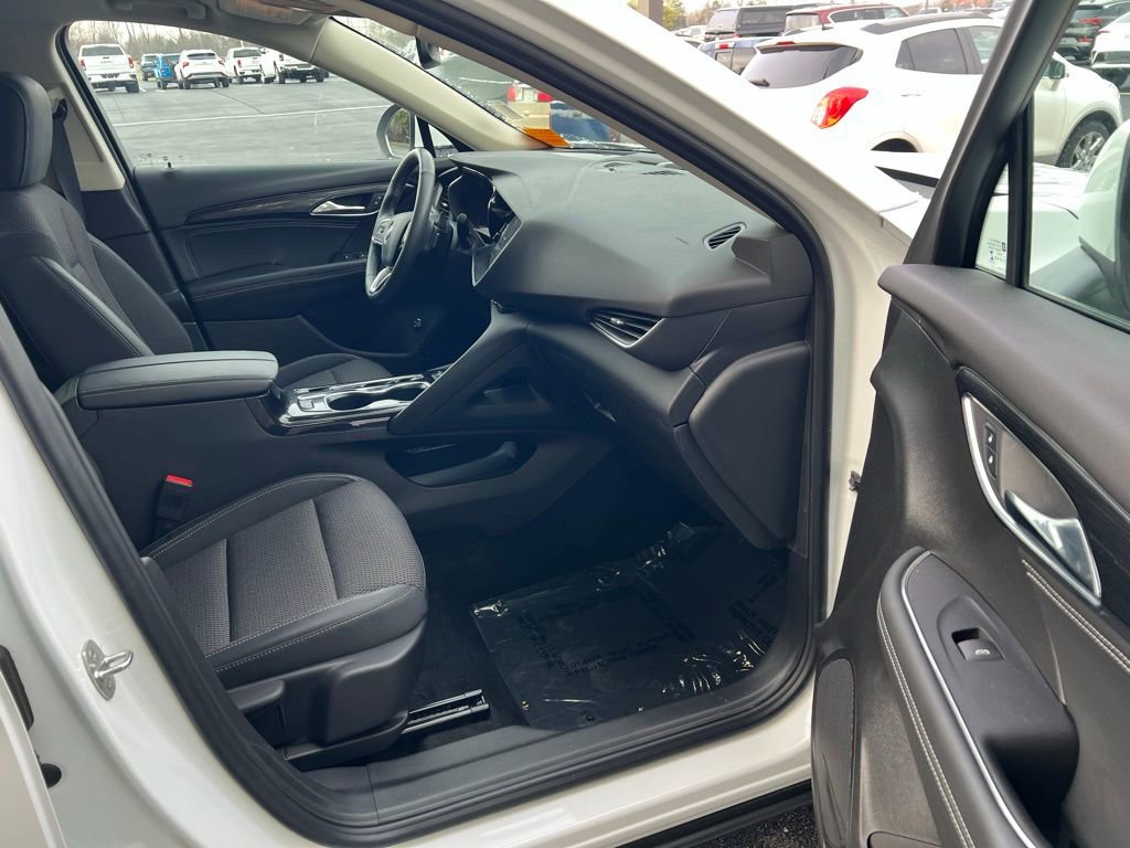 Used 2022 Buick Envision Preferred image 9