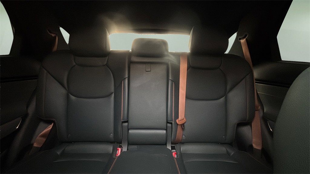 Used 2022 Genesis GV70 2.5T w/ Advanced Package image 23