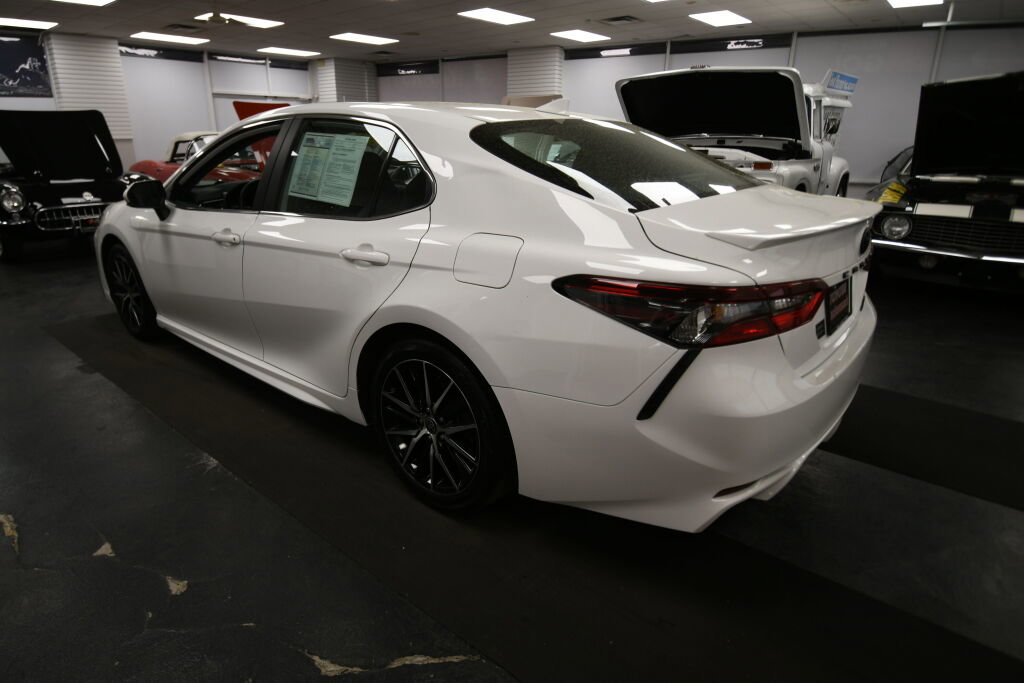 Used 2023 Toyota Camry SE AWD/4WD image 6