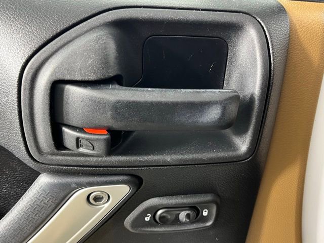 Used 2015 Jeep Wrangler Unlimited Rubicon w/ Dual Top Group image 18