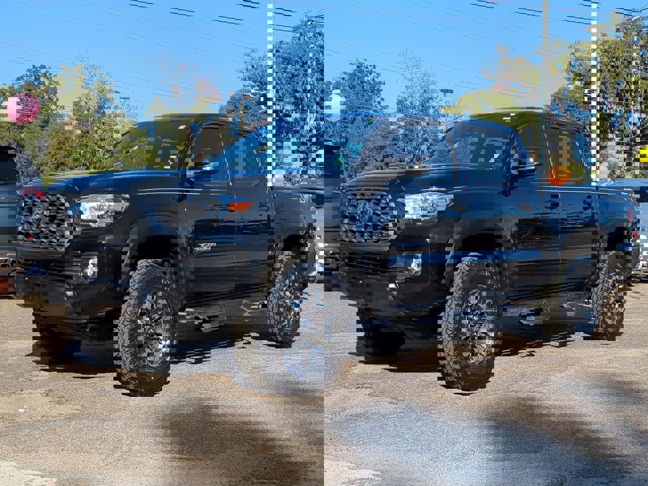 Used 2020 Toyota Tacoma TRD Off-Road image 1