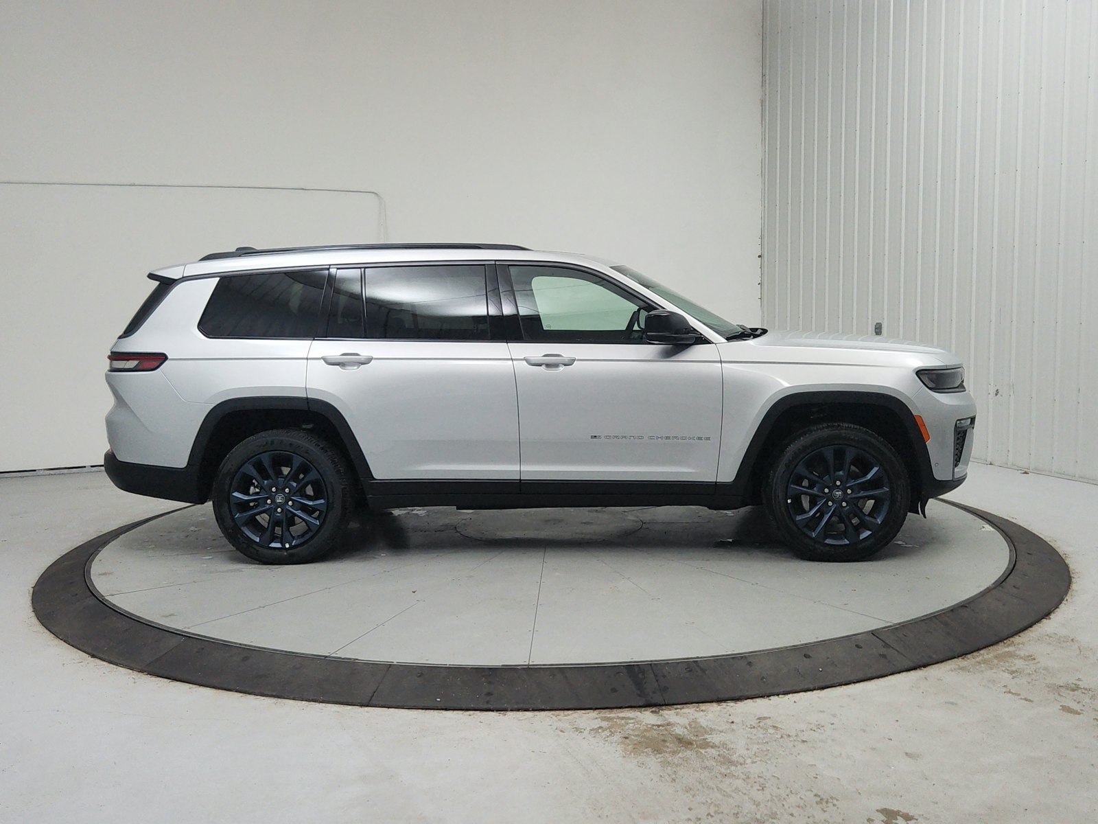 New 2026 Jeep Grand Cherokee L Limited AWD/4WD image 9