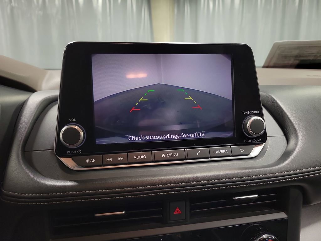 Used 2023 Nissan Rogue SV image 16