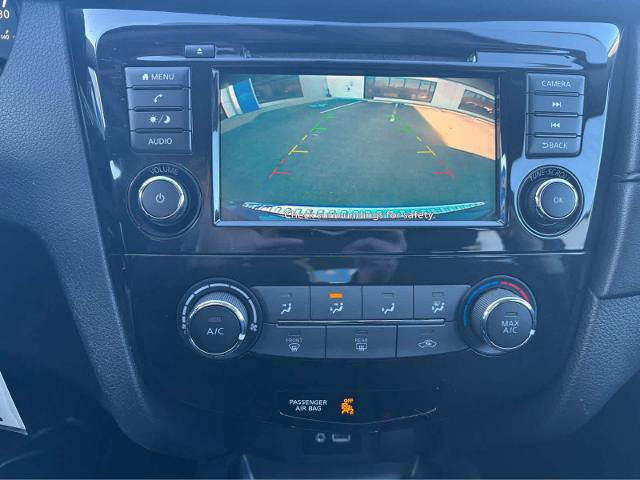 Used 2018 Nissan Rogue S image 23