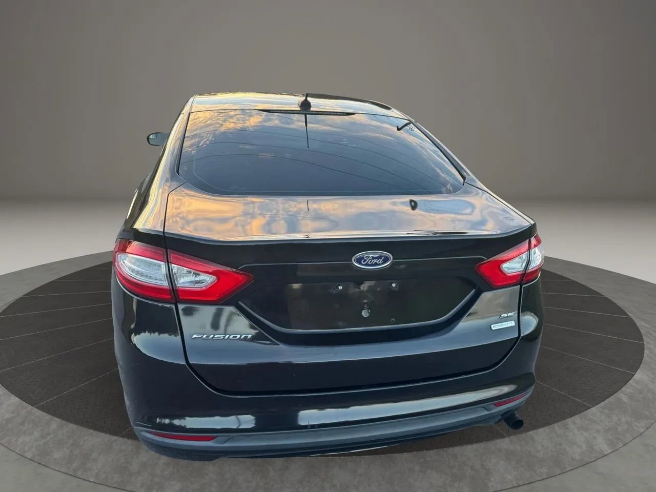 Used 2015 Ford Fusion SE w/ Equipment Group 202A image 6