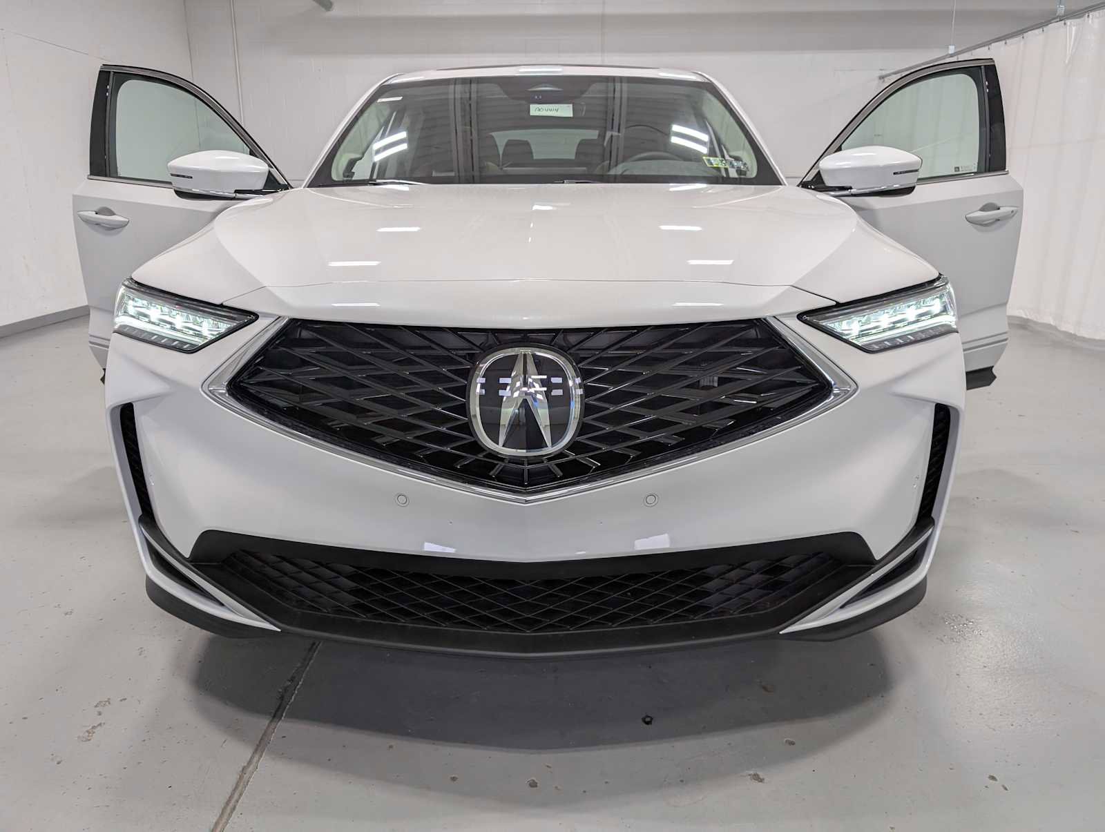 Certified 2025 Acura MDX SH-AWD w/ Technology Package image 13