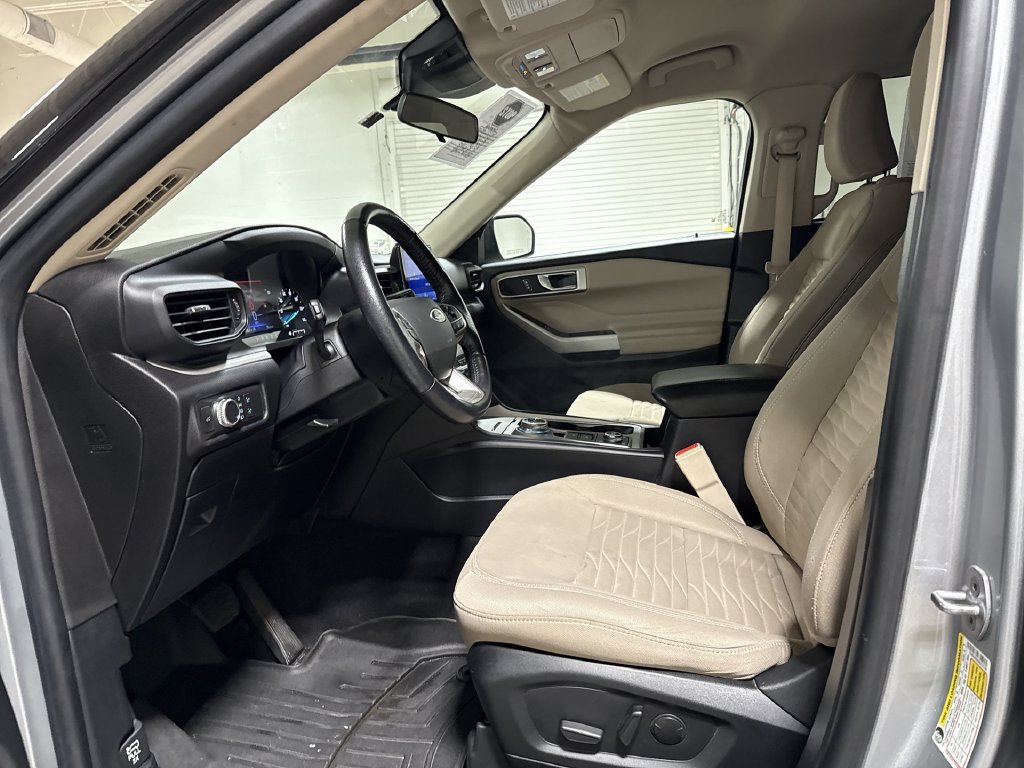 Used 2021 Ford Explorer XLT AWD/4WD image 19
