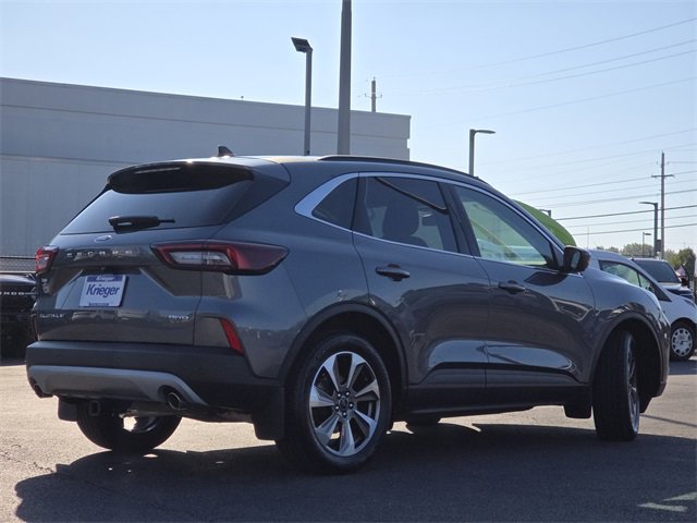 Used 2024 Ford Escape Platinum image 29