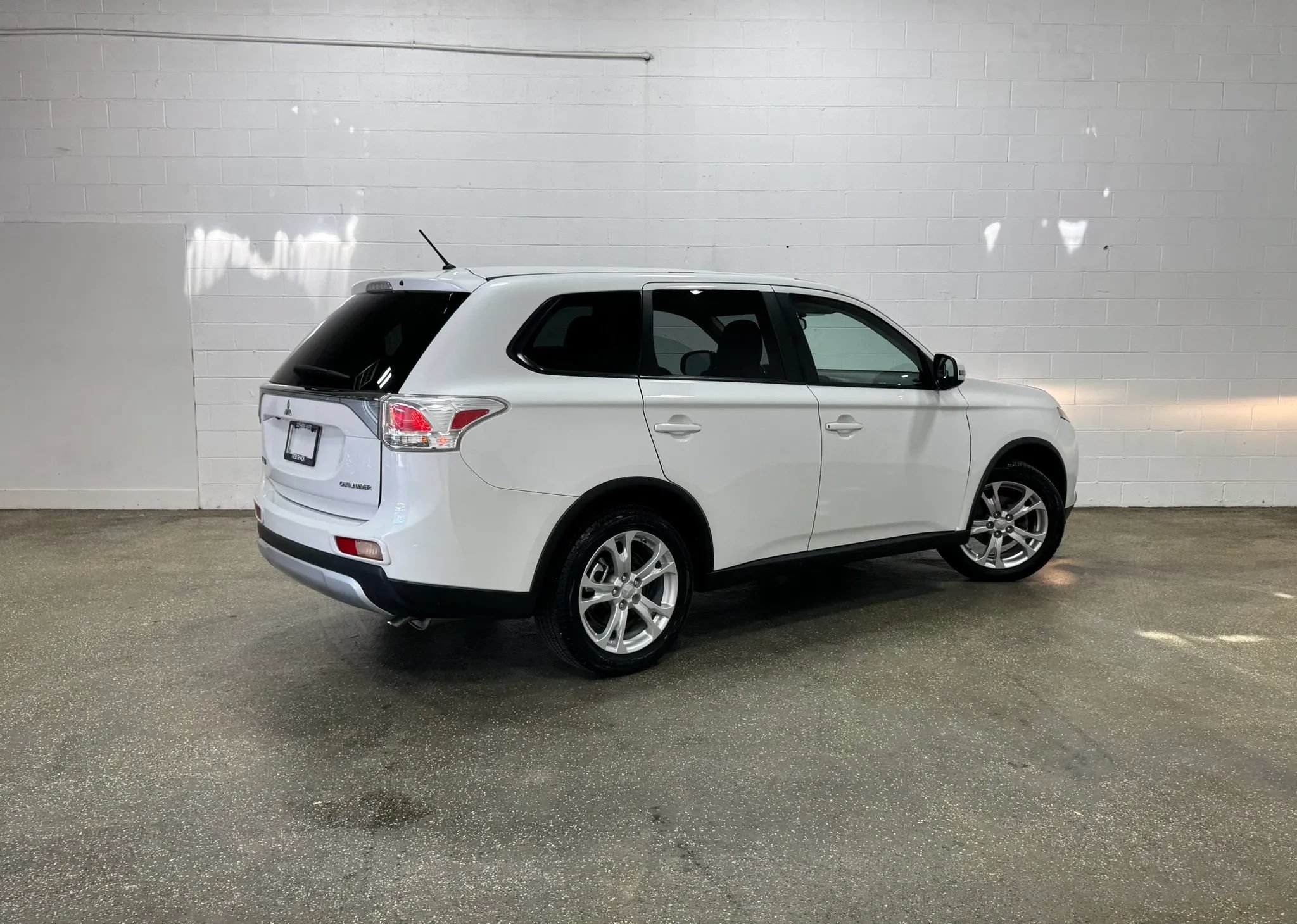 Used 2015 Mitsubishi Outlander SE FWD image 3